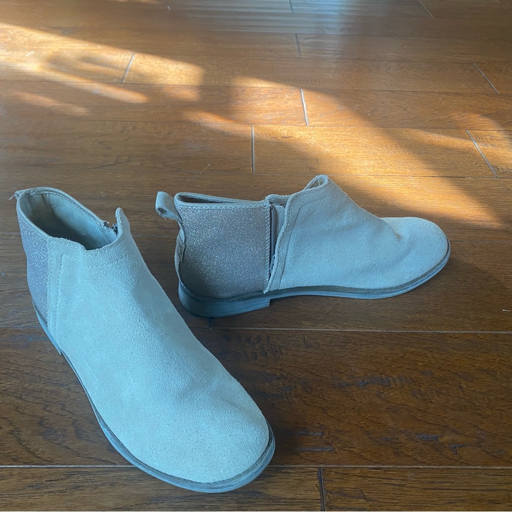 Girls Tom’s booties